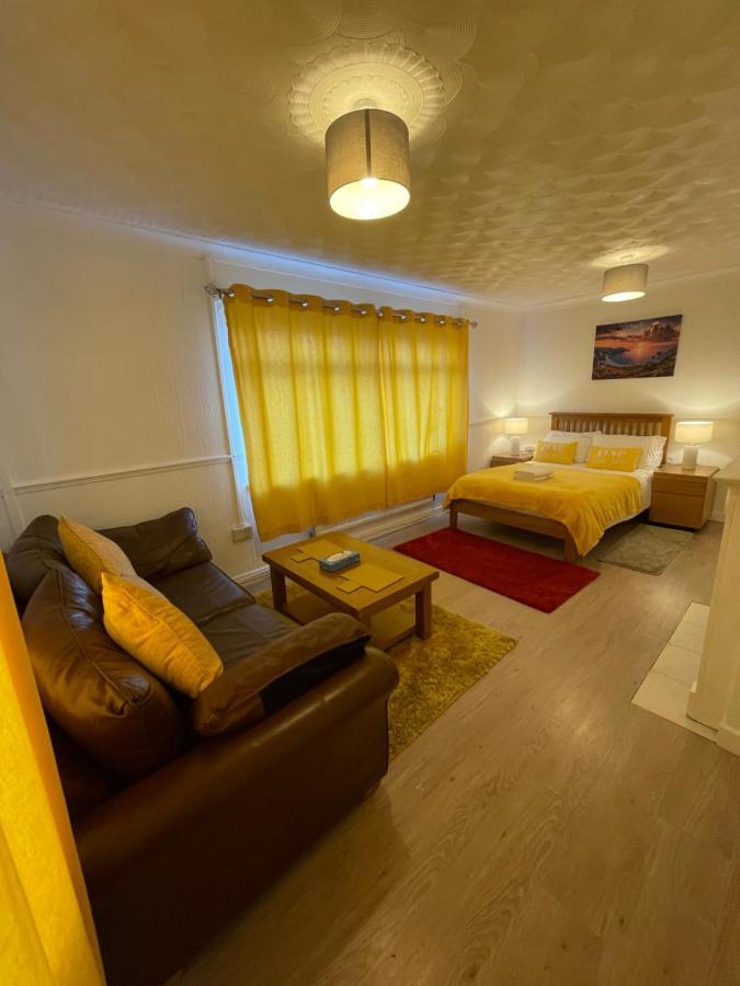 Holiday Home Cardiff City Sleeps 7 外观 照片