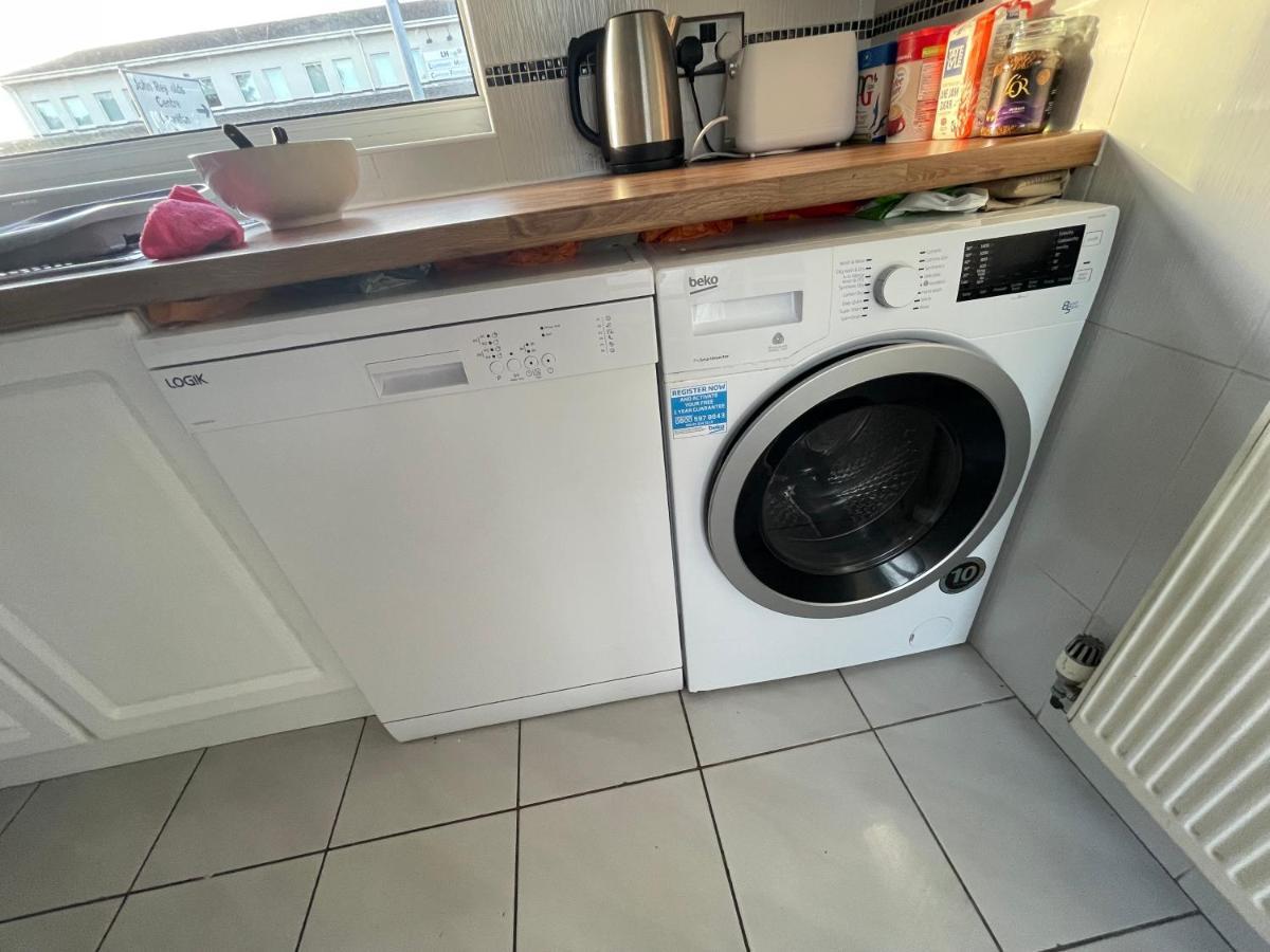 Holiday Home Cardiff City Sleeps 7 外观 照片