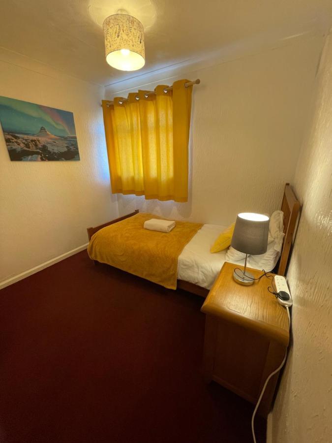 Holiday Home Cardiff City Sleeps 7 外观 照片