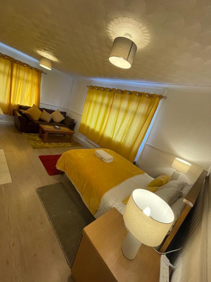 Holiday Home Cardiff City Sleeps 7 外观 照片