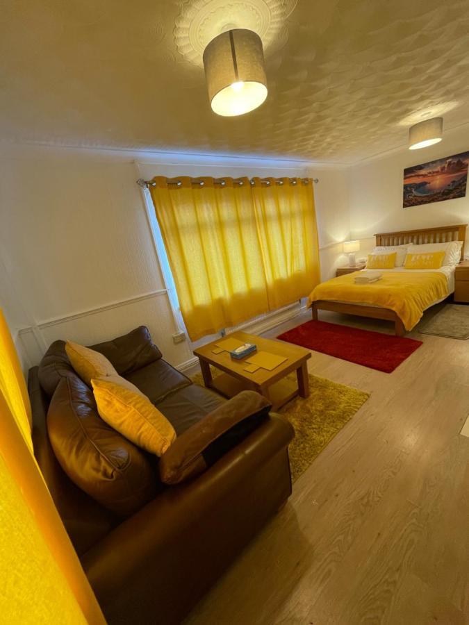 Holiday Home Cardiff City Sleeps 7 外观 照片
