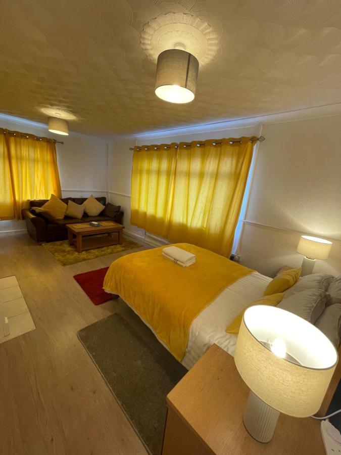 Holiday Home Cardiff City Sleeps 7 外观 照片